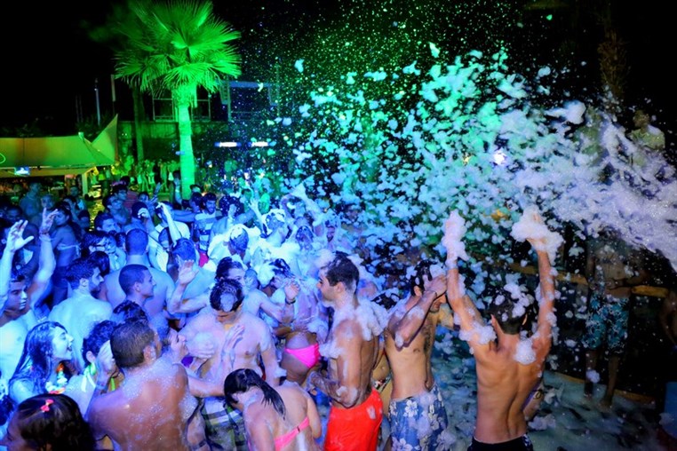 Lebanon Largest FOAM Party 3 (2)